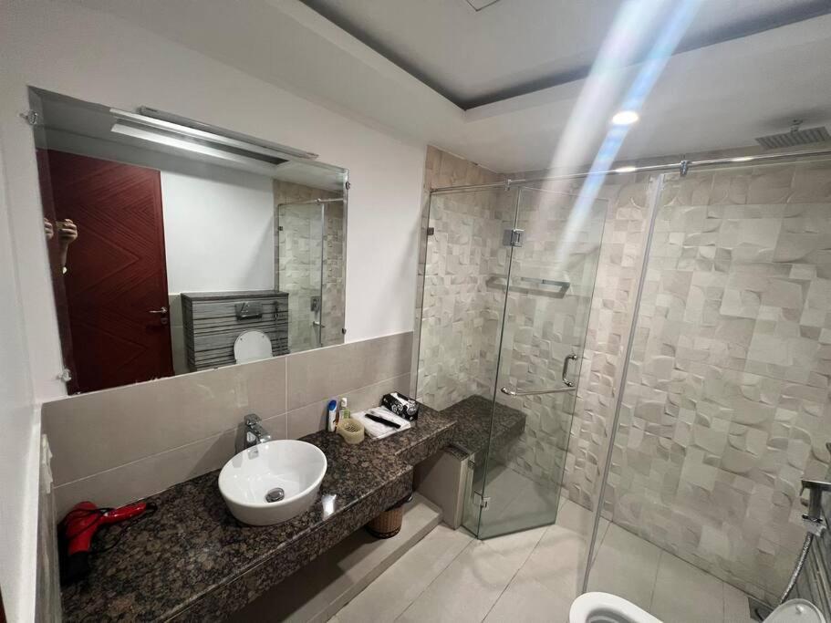 Sunset Luxury Gold Crest Mall Residency Lahore Extérieur photo
