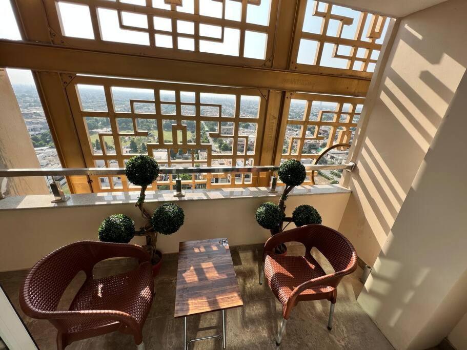 Sunset Luxury Gold Crest Mall Residency Lahore Extérieur photo