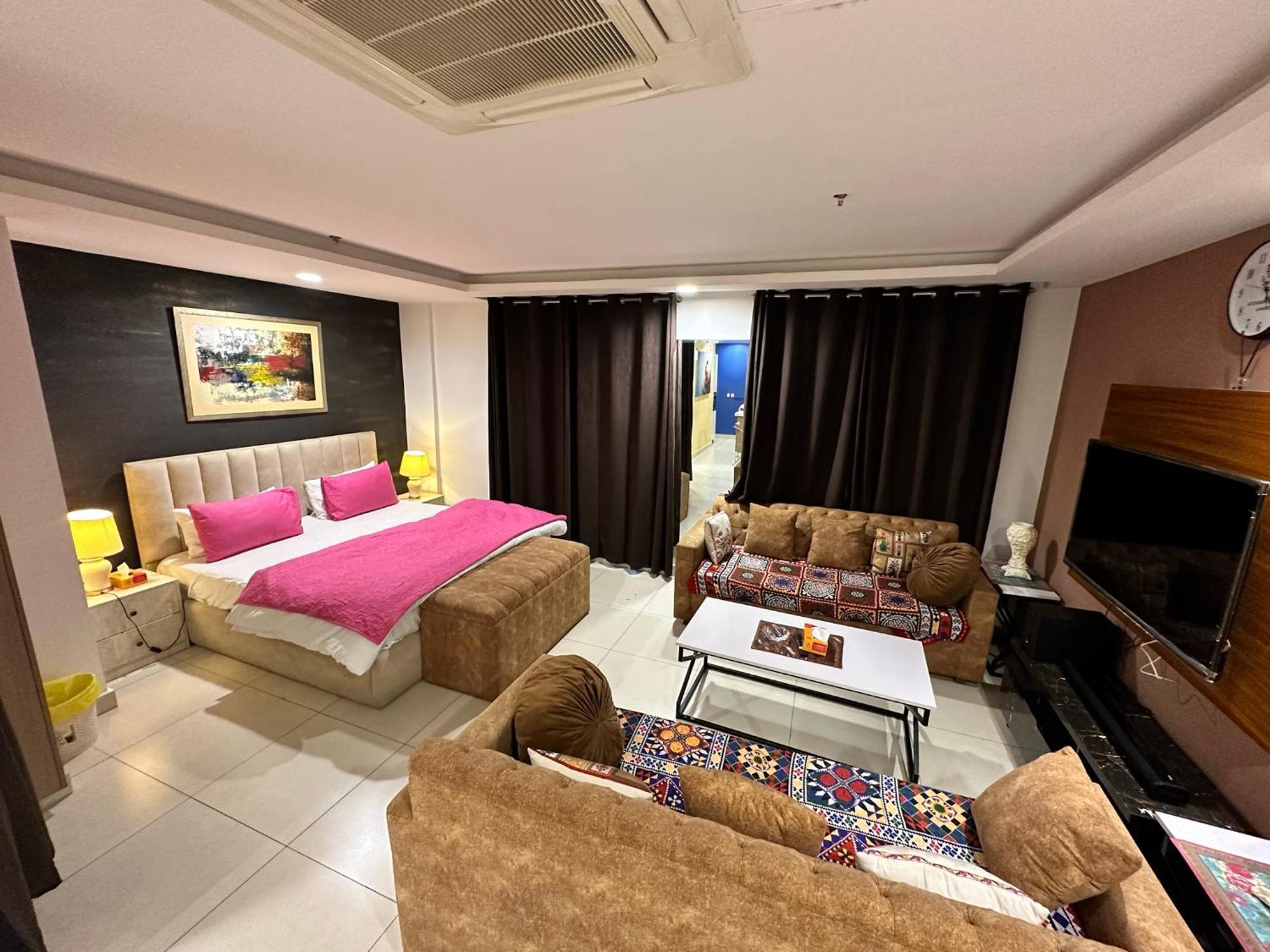 Sunset Luxury Gold Crest Mall Residency Lahore Extérieur photo